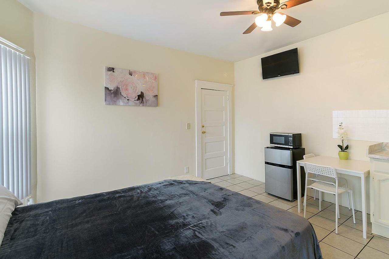 Hostel Pads On Pasadena Ave *