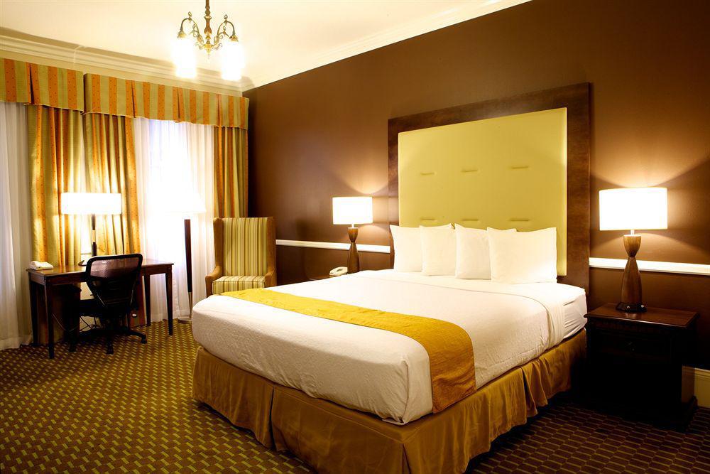 Best Western Plus San Pedro & Hotel 3*