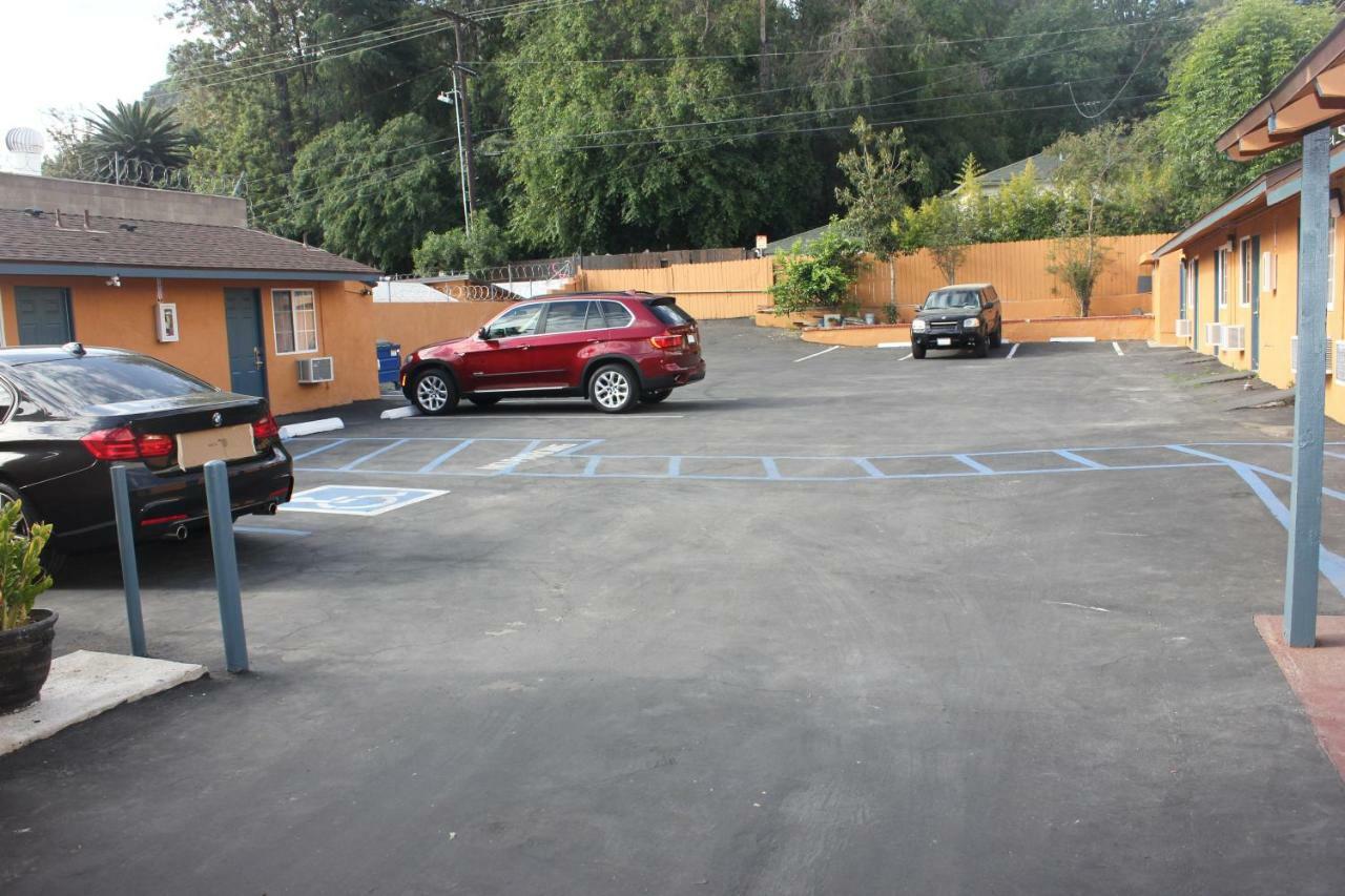 Showtime Motel *