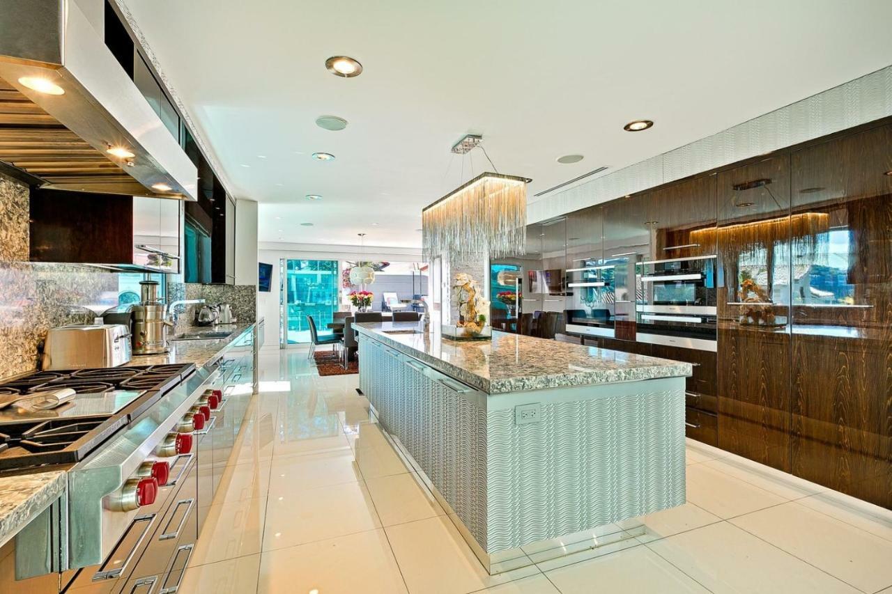 Genesis-hollywood Estate With Stunning Views Villa