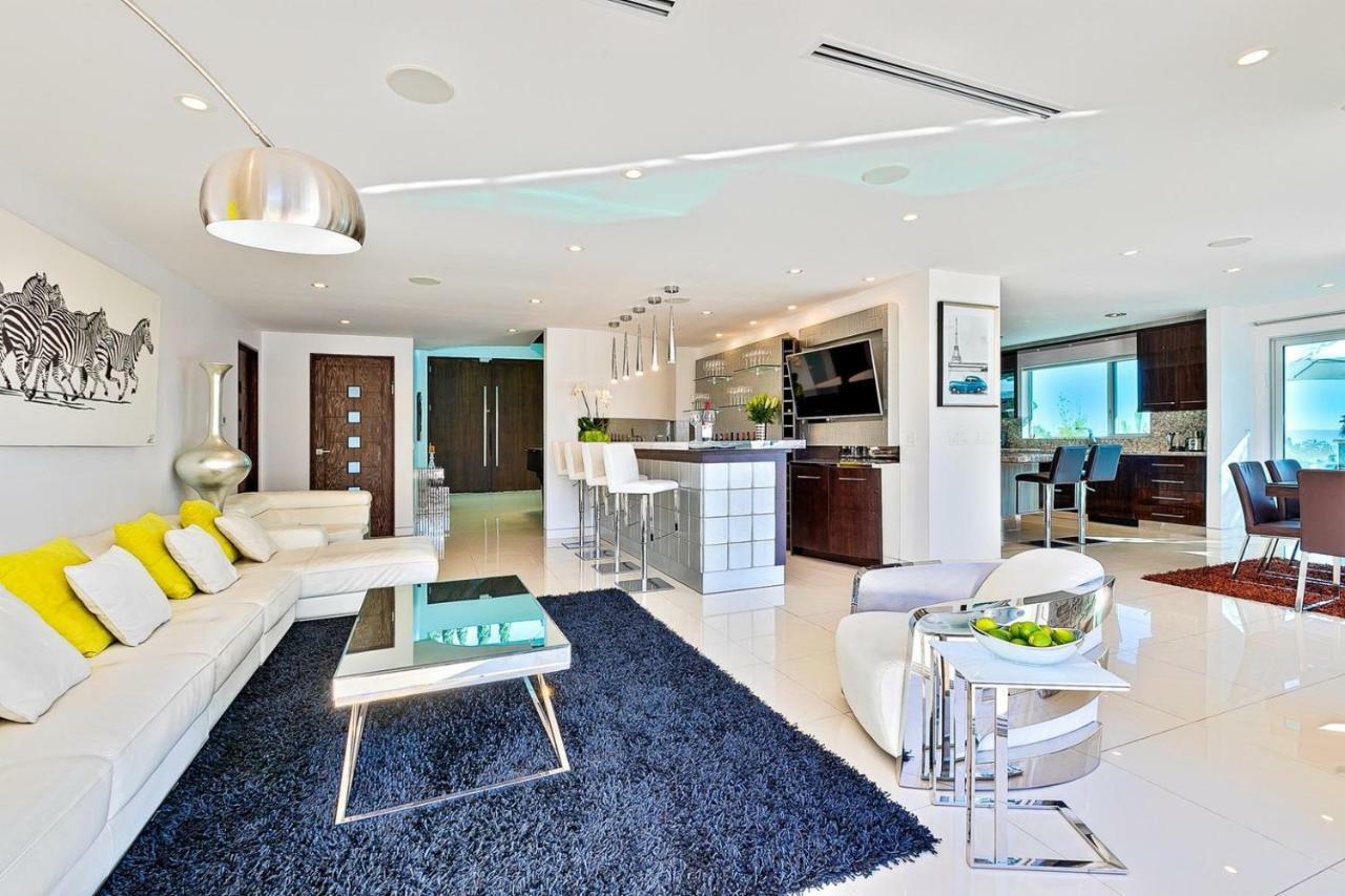 Genesis-hollywood Estate With Stunning Views Los Angeles