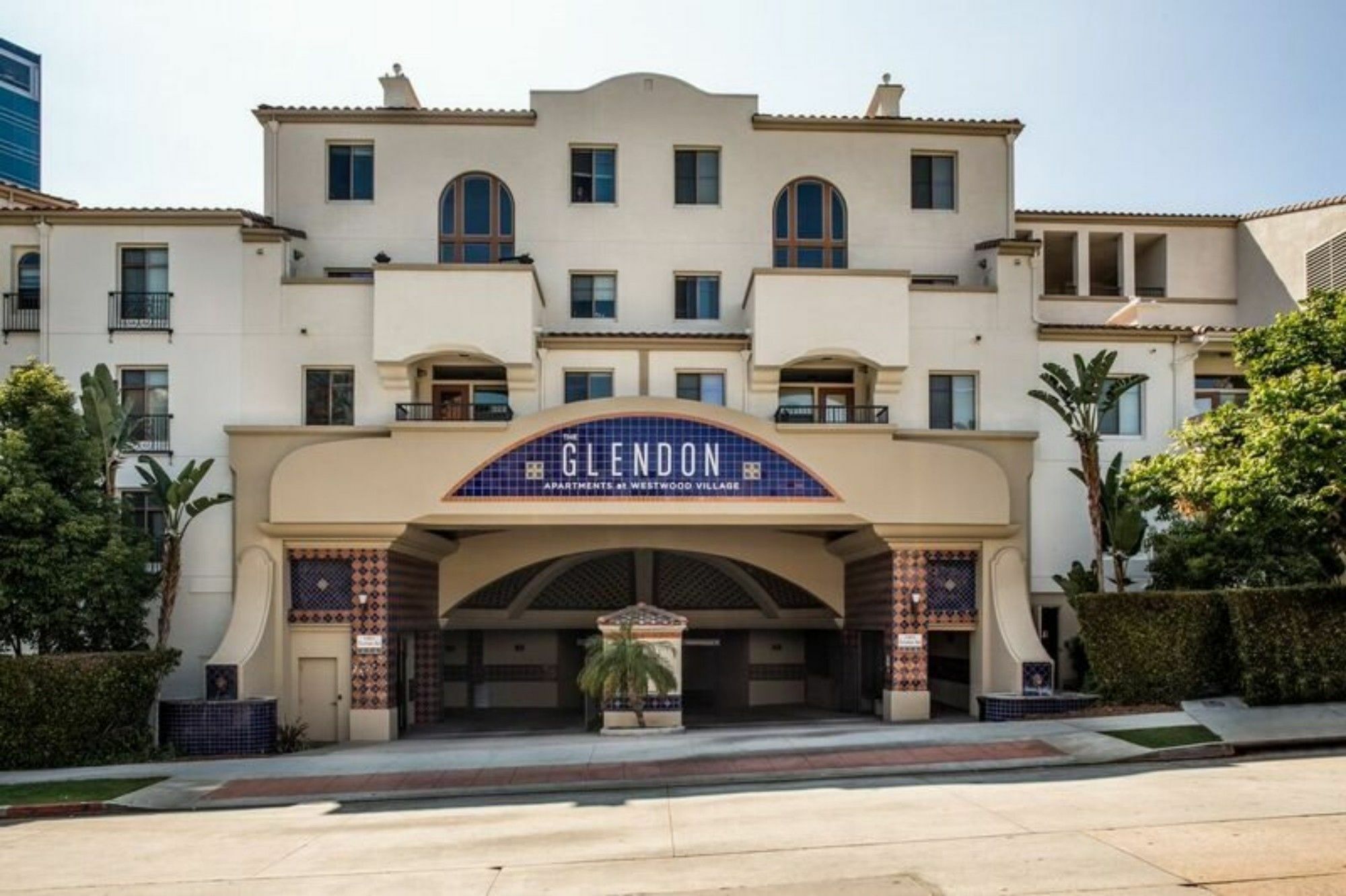 Apartment Global Luxury At Tiverton Ave Los Angeles