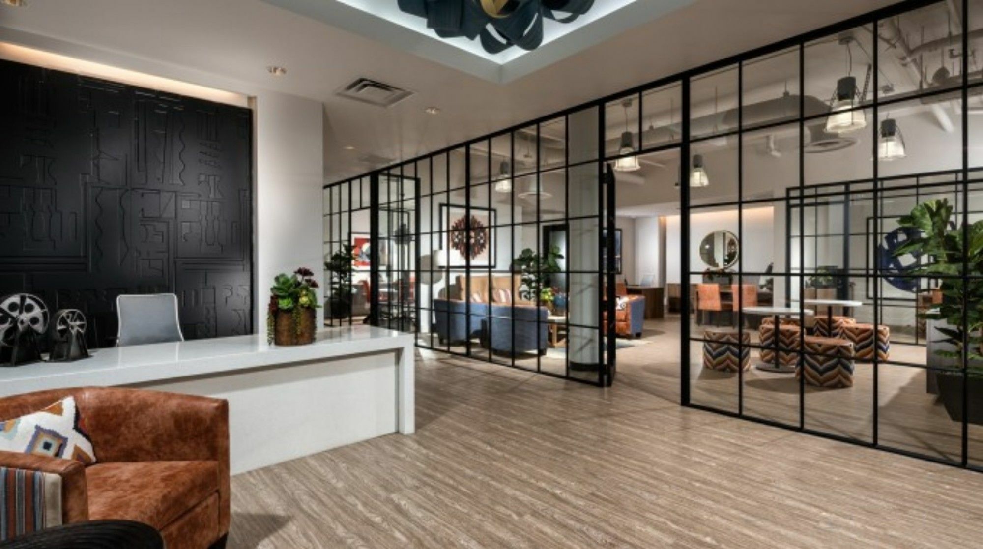 Global Luxury At Tiverton Ave * Los Angeles