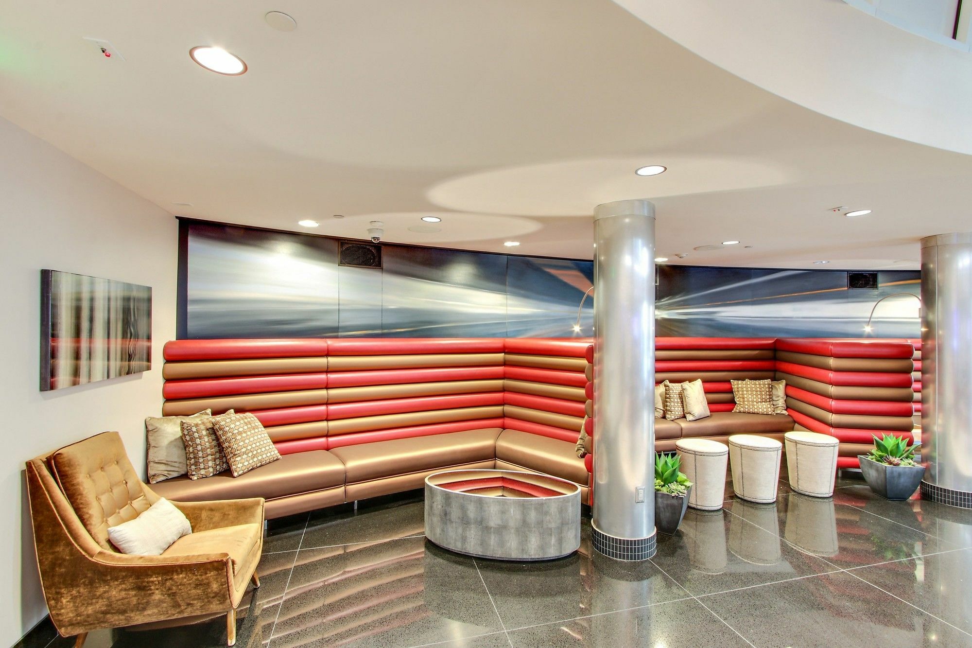 Global Luxury At Wilshire *