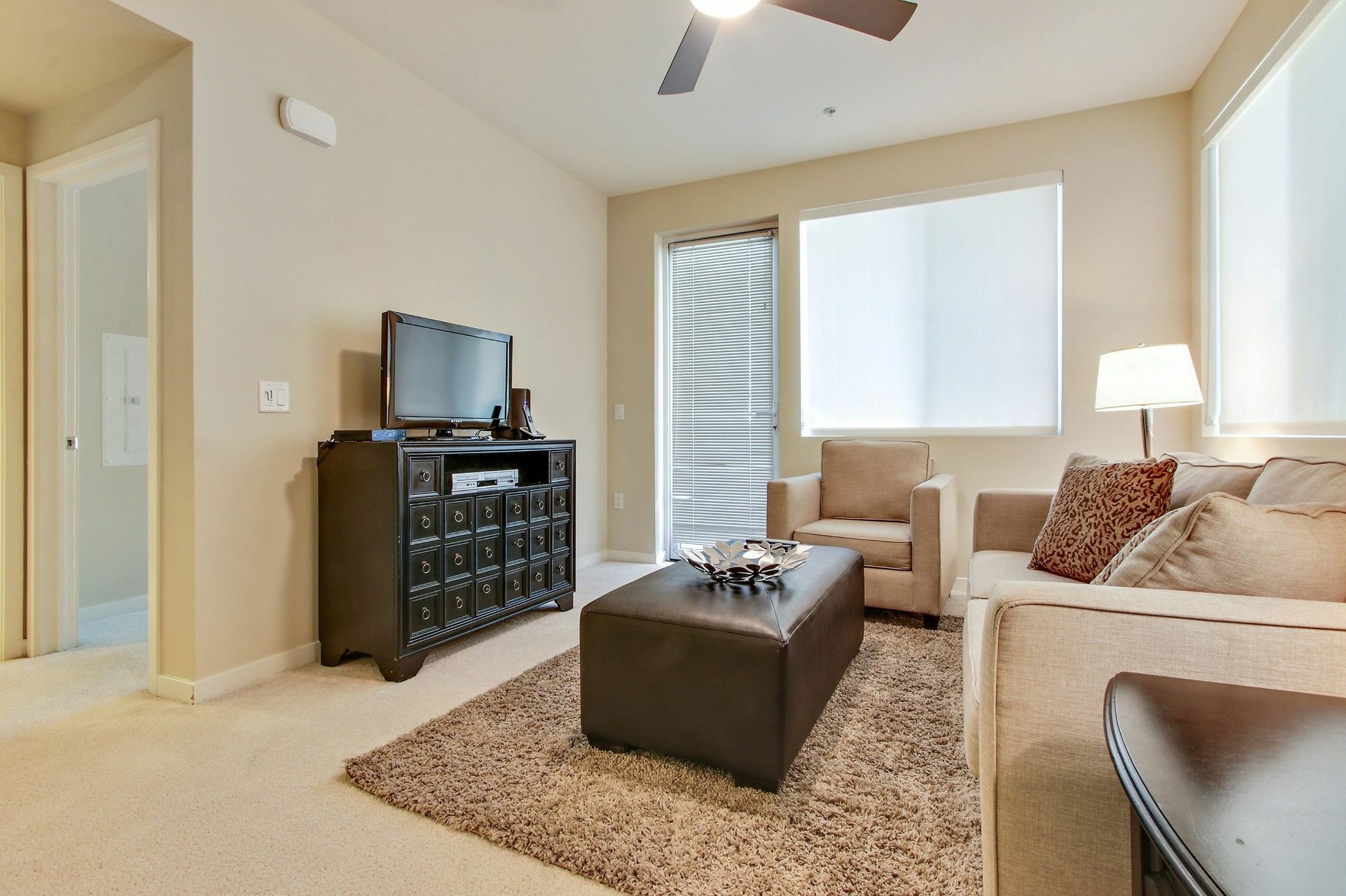 Global Luxury At Wilshire Apartment *