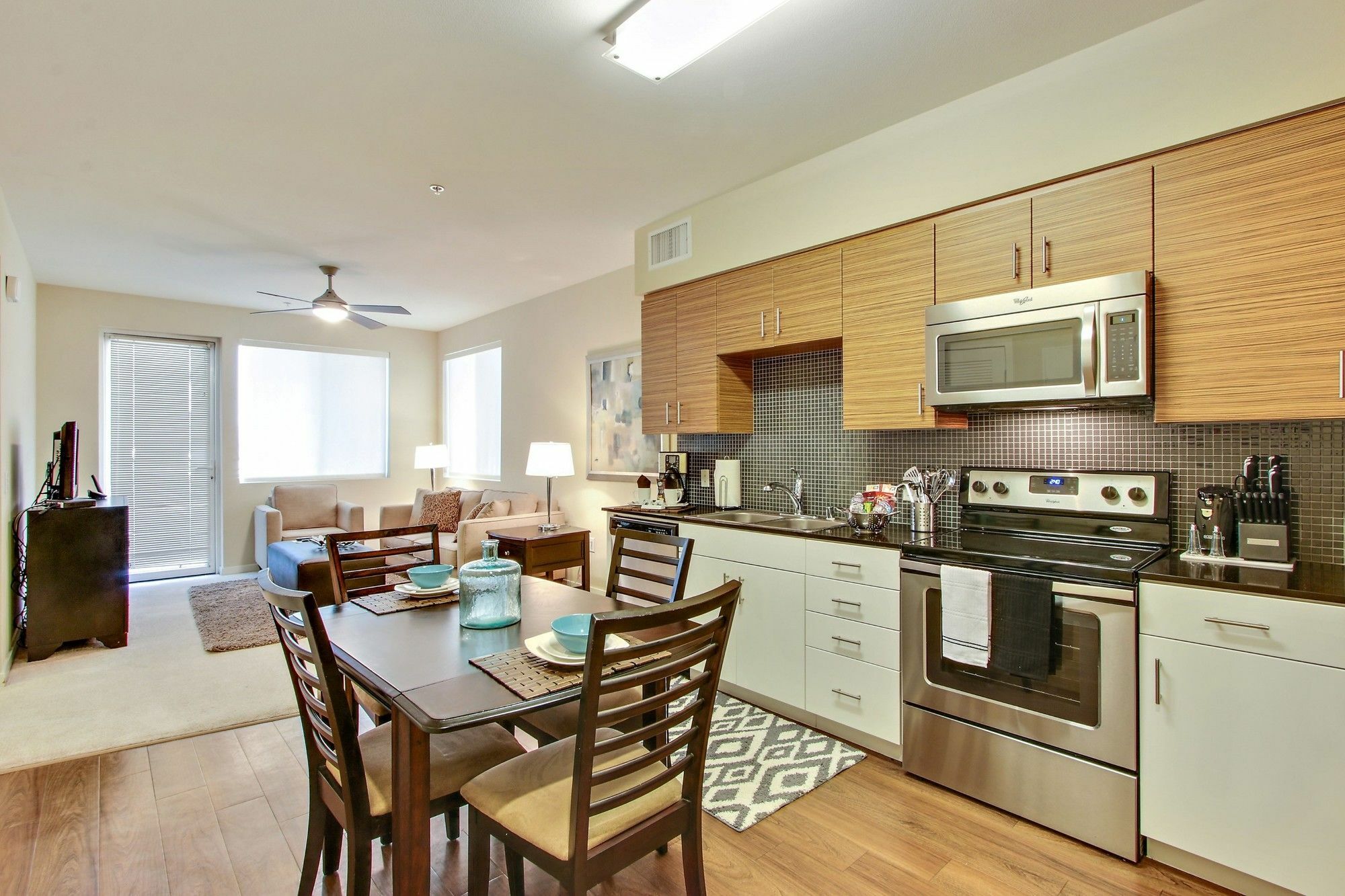 Global Luxury At Wilshire Apartment Los Angeles