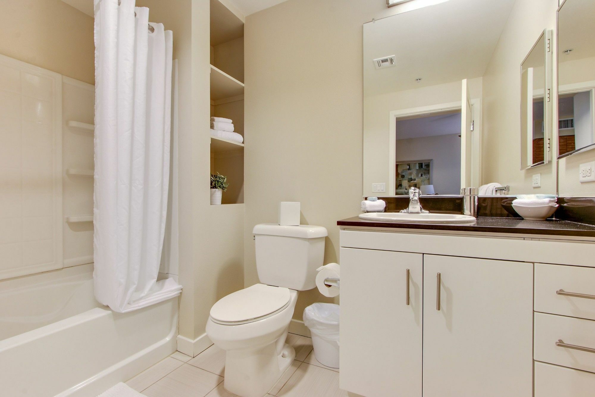 Global Luxury At Wilshire Los Angeles