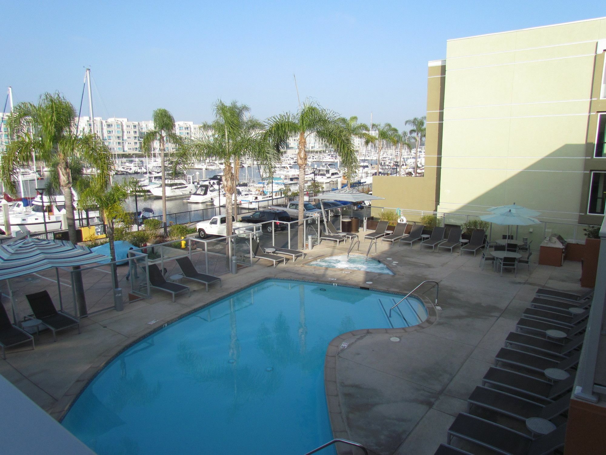 Miracle Mile Apartments With Full Amenities