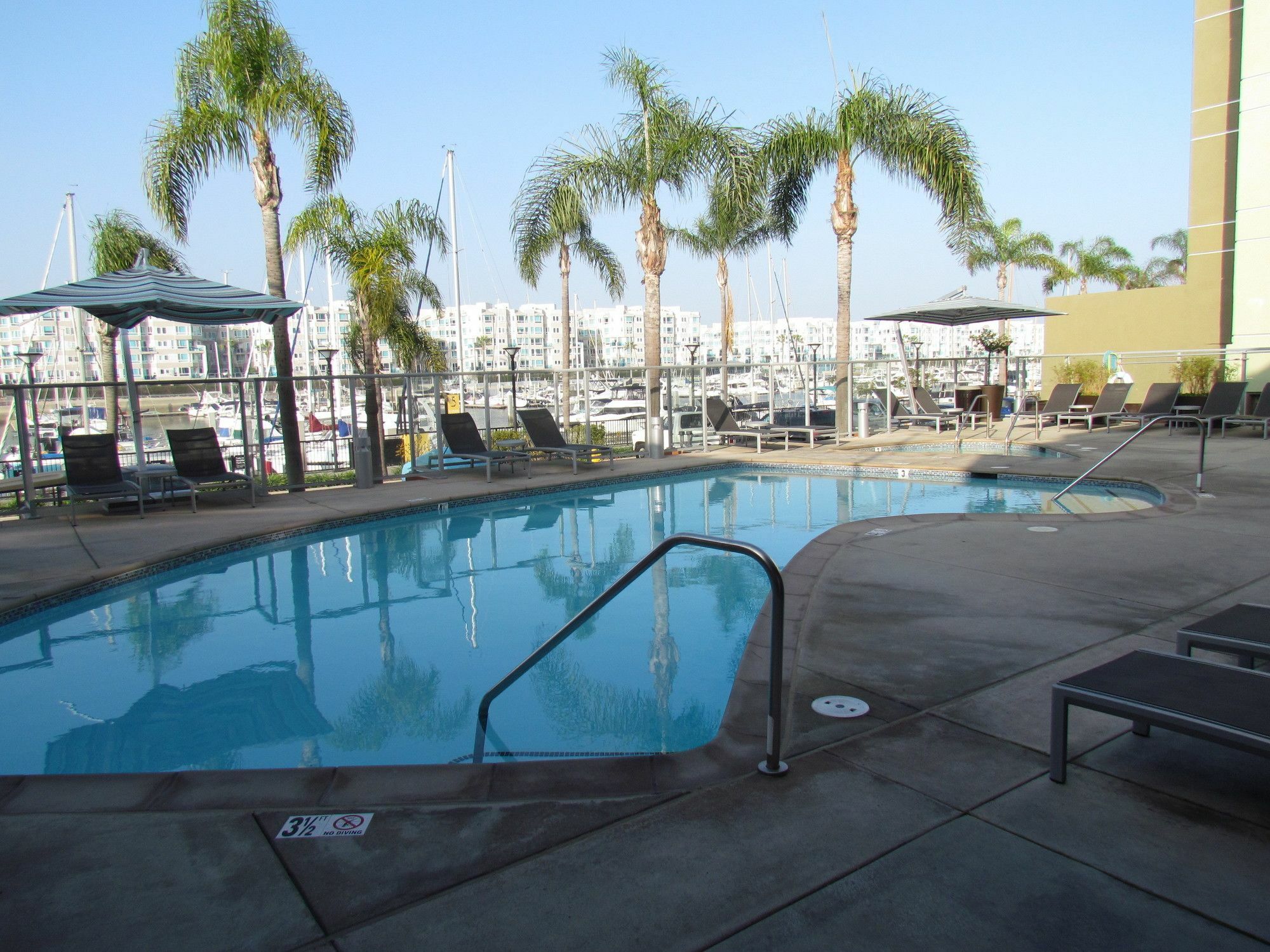 Apartment Miracle Mile Apartments With Full Amenities Los Angeles