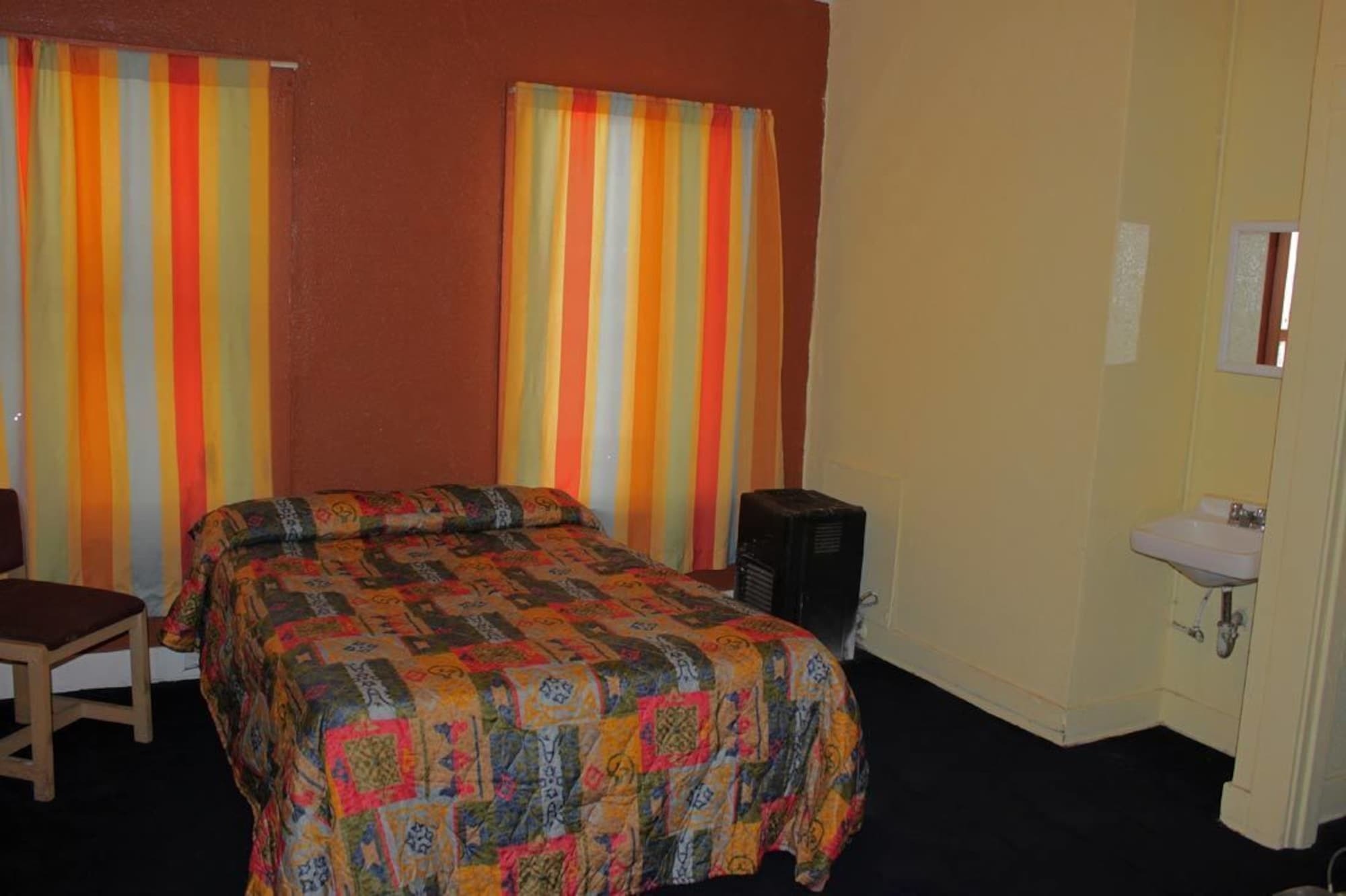 West Inn, Hollywood - La Motel Los Angeles