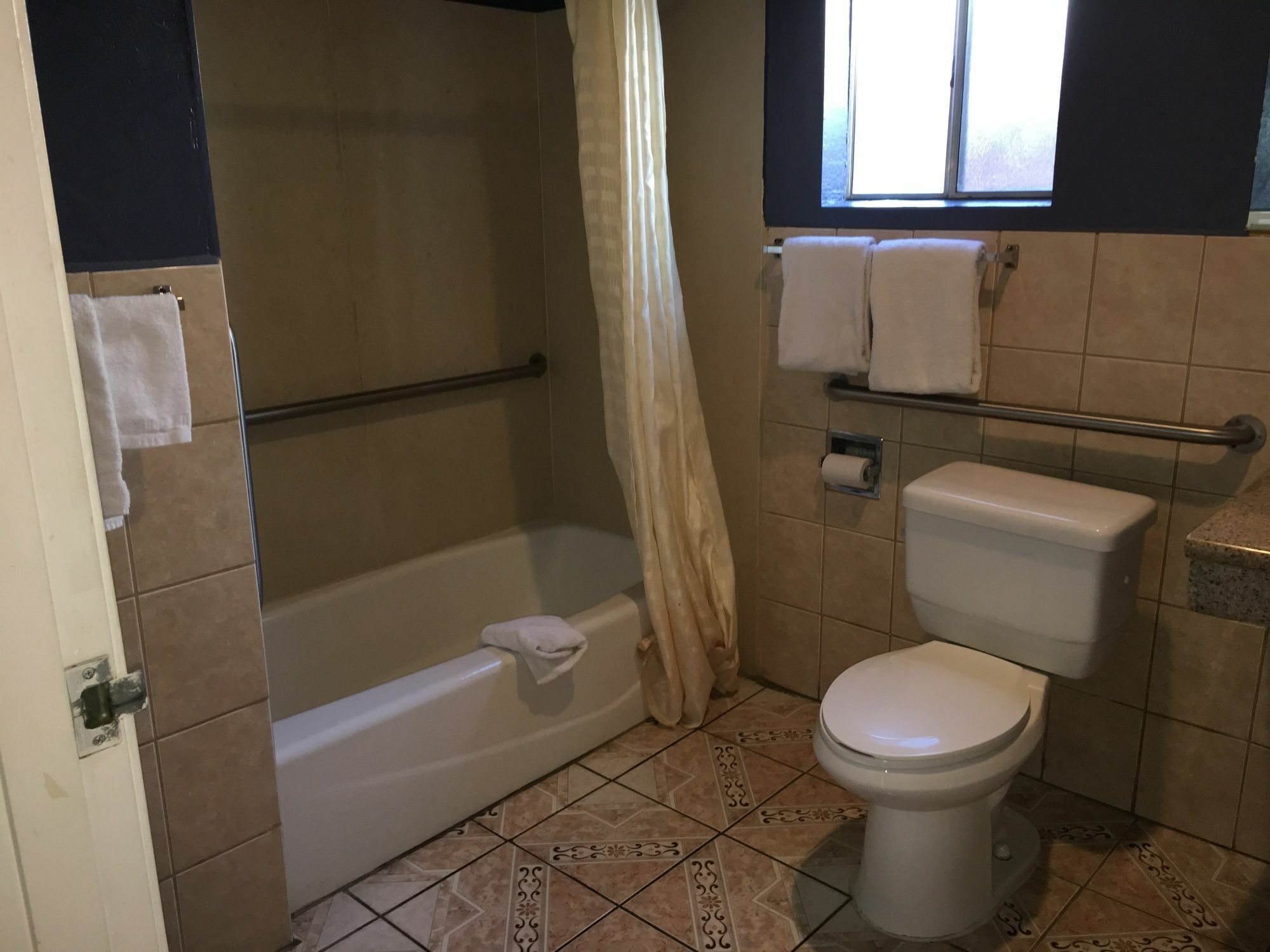 Hyde Park Motel 2*