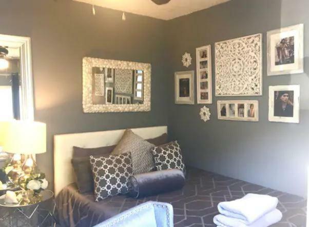 Apartment Efficiency With Shared Bathroom G2 *