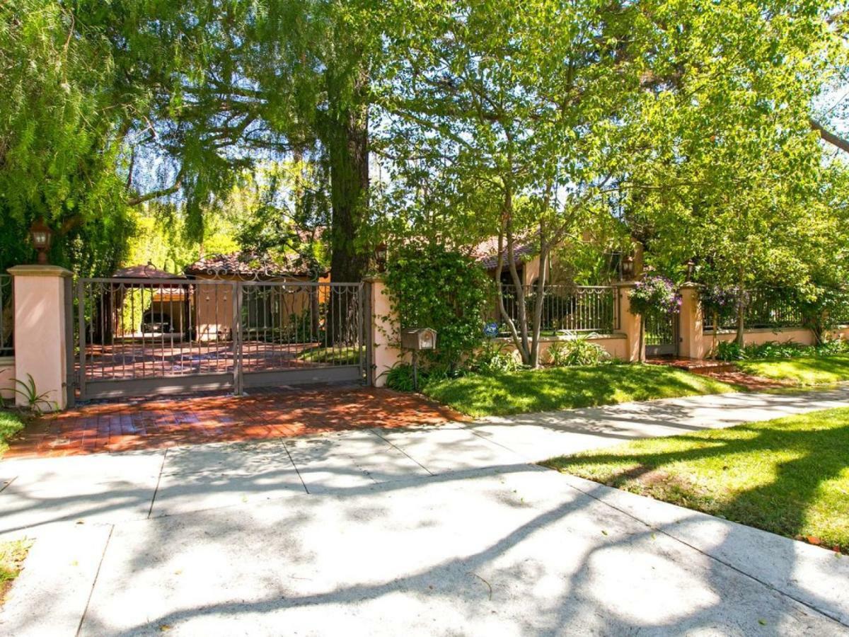 Teresita - Beautifully Gated Mediterranean Estate