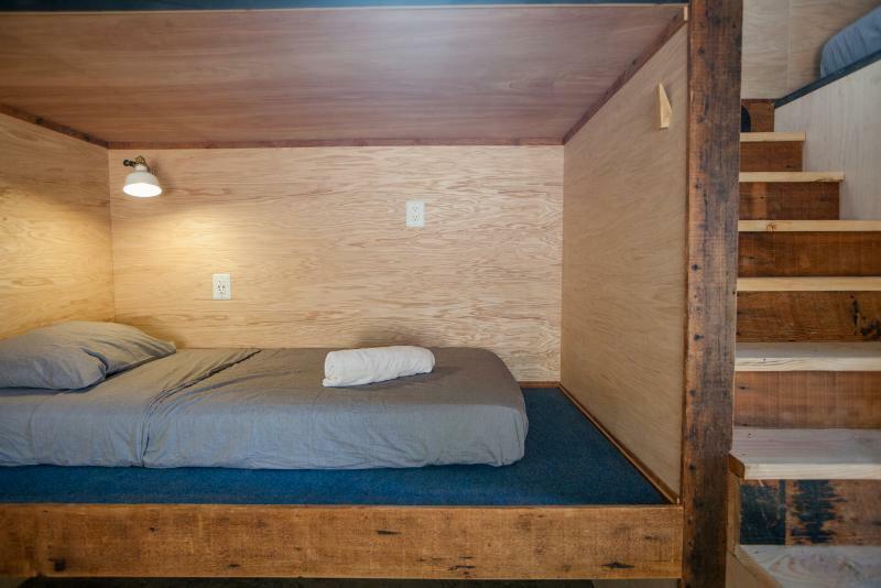 Podshare East Hollywood * Los Angeles