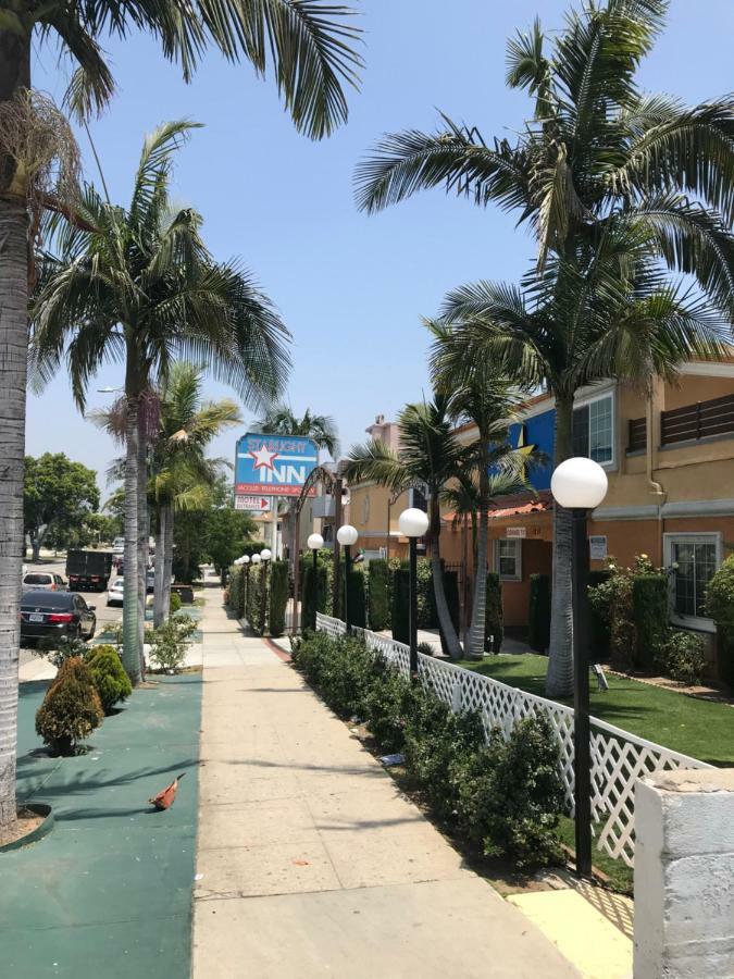 Hotel Starlight La Brea 3*