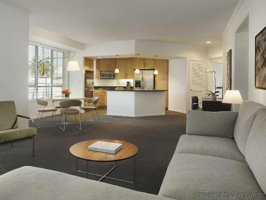 Aparthotel Aka Beverly Hills 4*