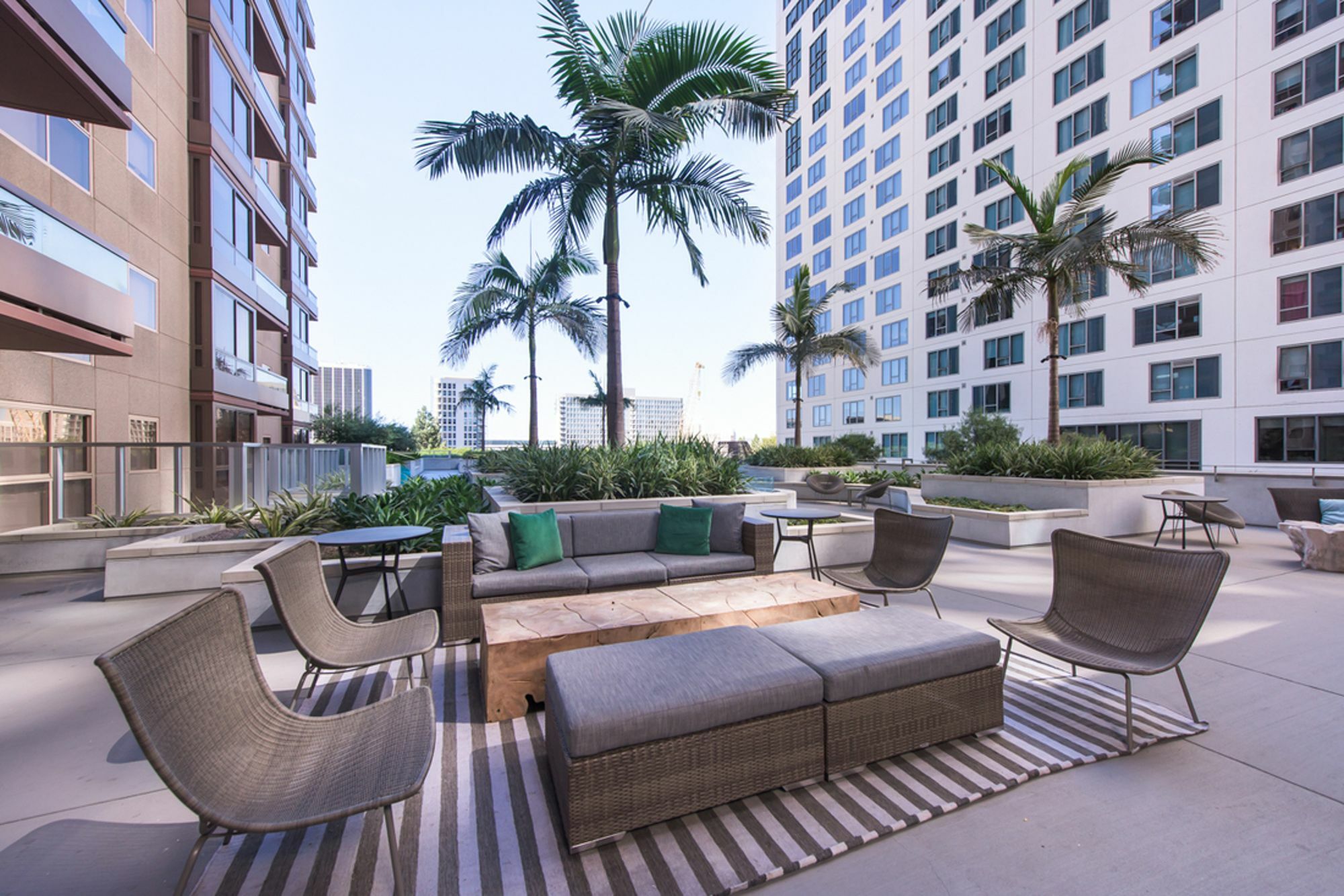 Downtown Luxury By Barsala Hotel 4*