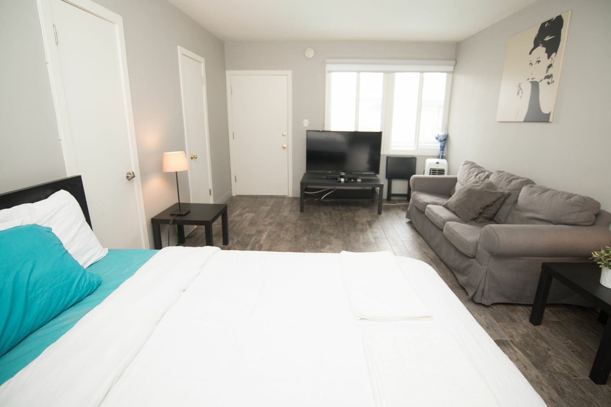 Hollywood Apartment Los Angeles