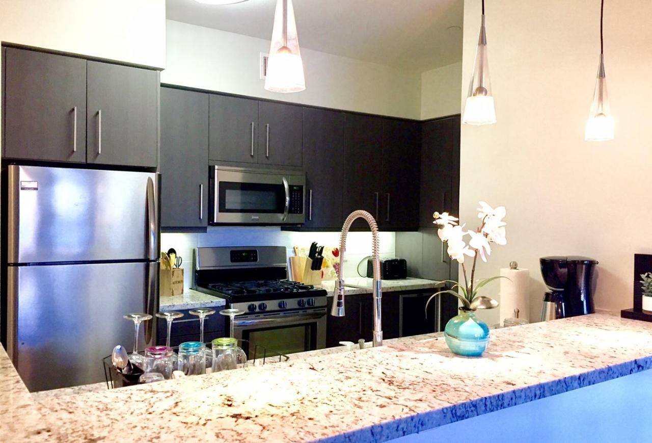Luxury Style 1br + Parking, Pool, Gym Apartment