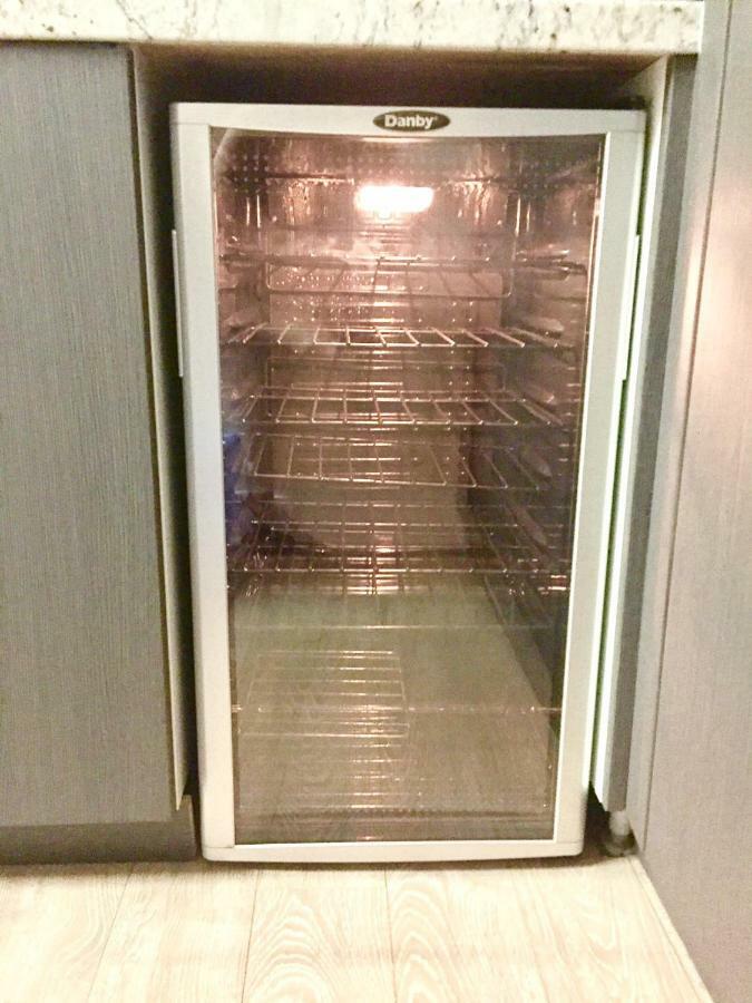 Apartment Luxury Style 1br + Parking, Pool, Gym *