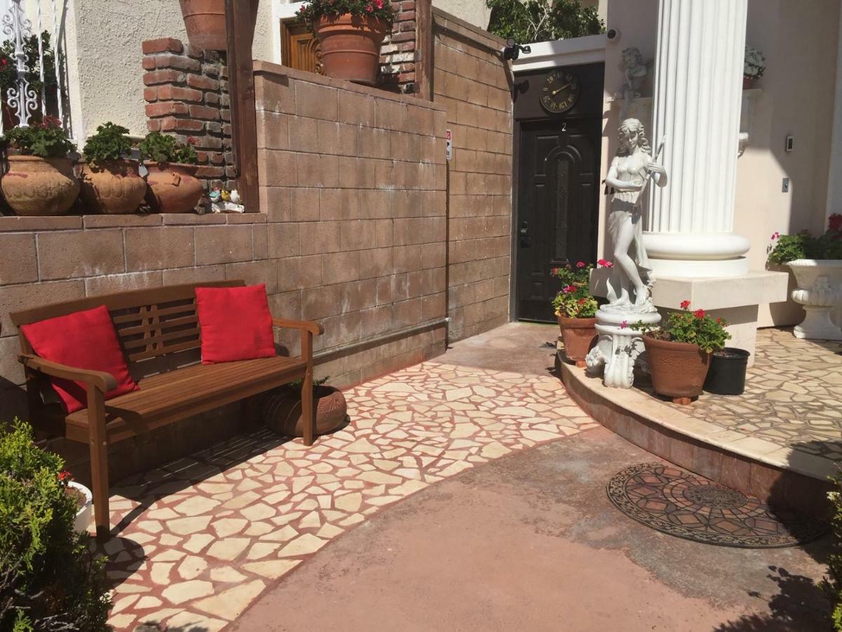 Entire Second Flr - Santa Monica Luxury Holiday home *