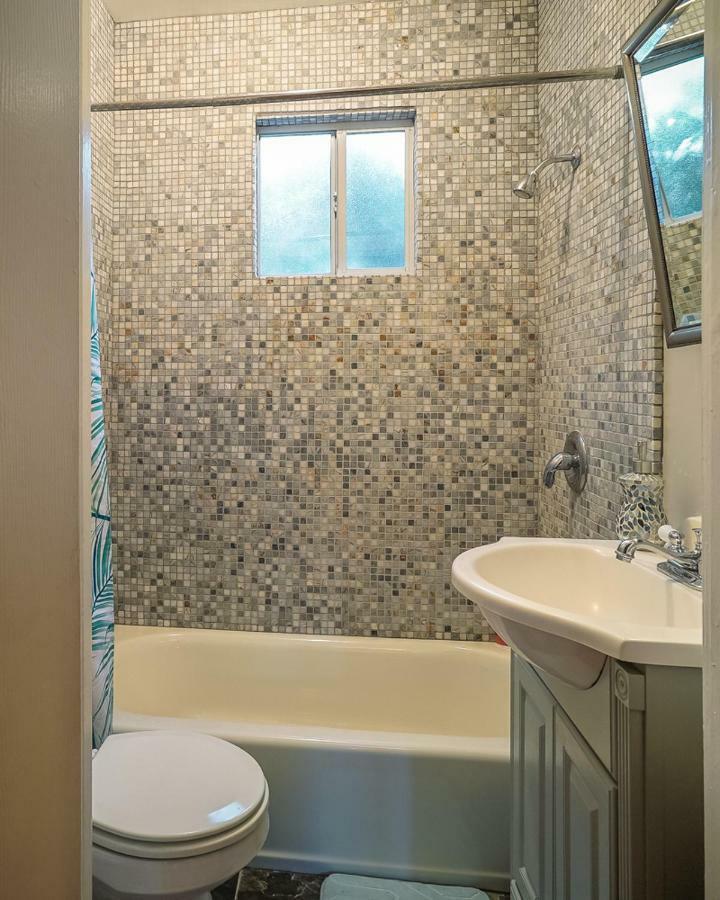 Stylish 2 Bed & 2 Bath At The Heart Of Hollywood With Free Parking - One Car Only Apartamento Los Angeles