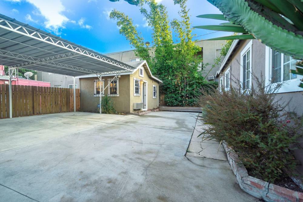 Stylish 2 Bed & 2 Bath At The Heart Of Hollywood With Free Parking - One Car Only