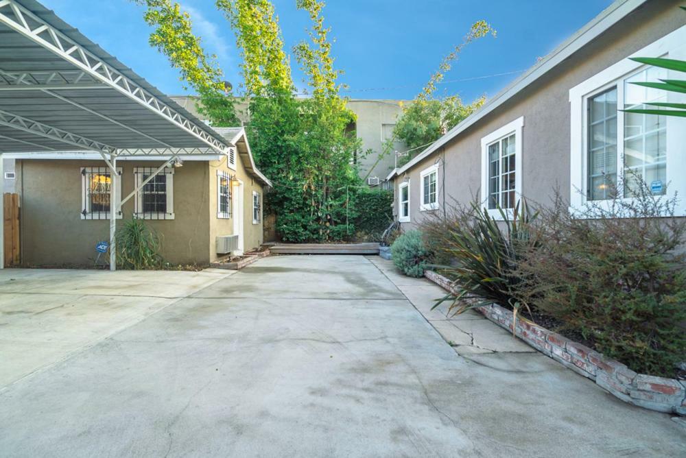 Stylish 2 Bed & 2 Bath At The Heart Of Hollywood With Free Parking - One Car Only