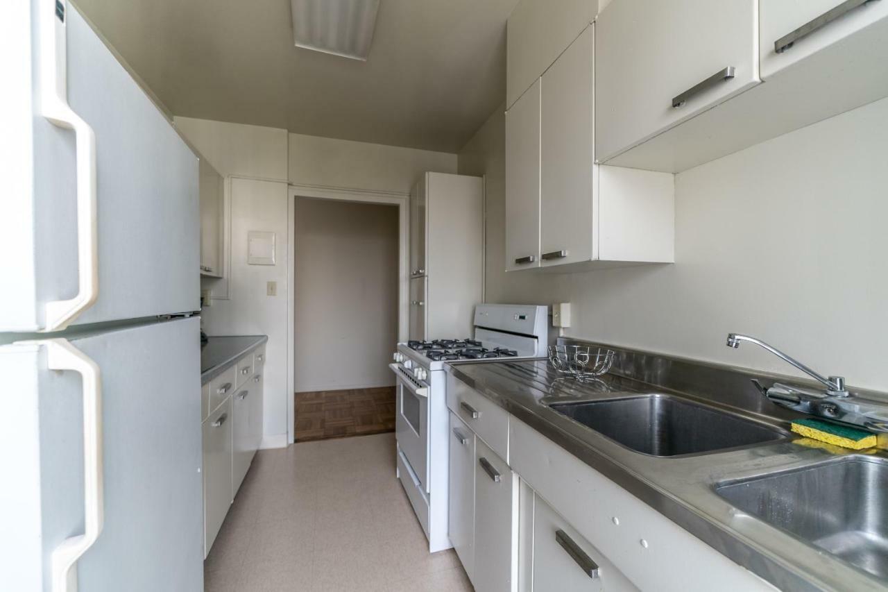 2 Bedroom With A View Near The Grove Apartment Los Angeles