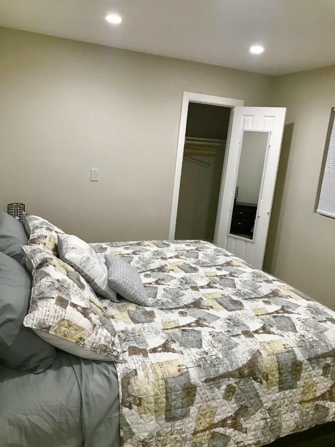 11642 Gothic Avenue Apartamento