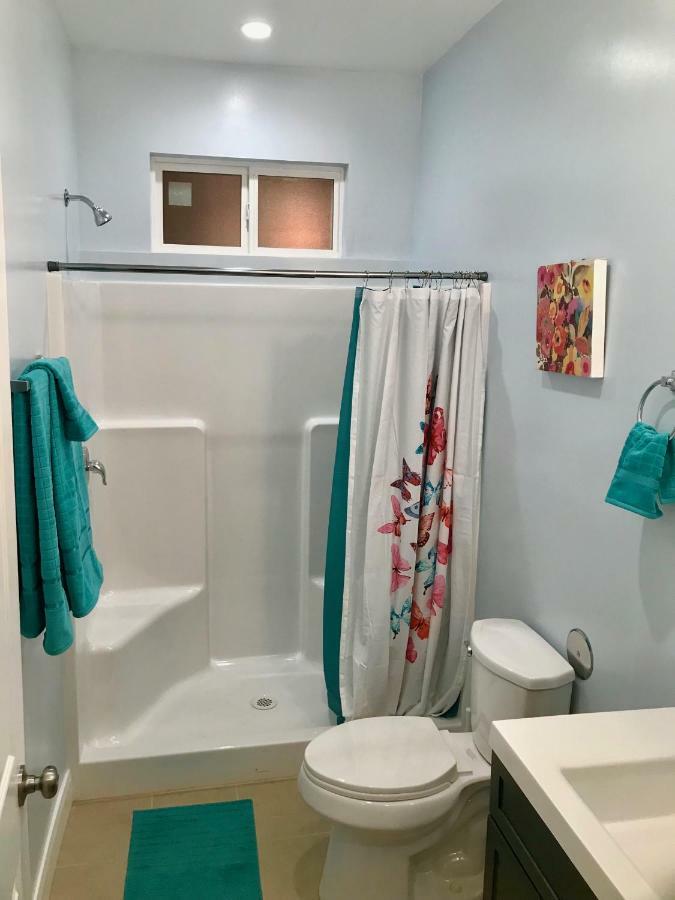 11642 Gothic Avenue Apartamento *