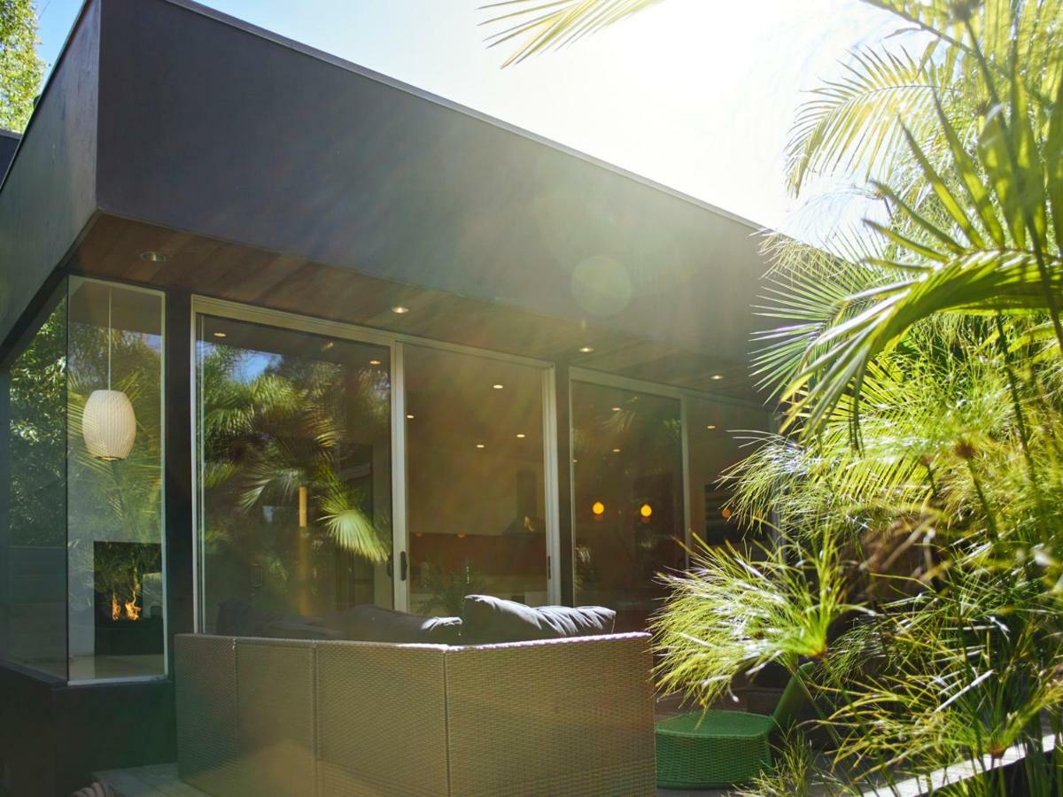 Palms Place *
