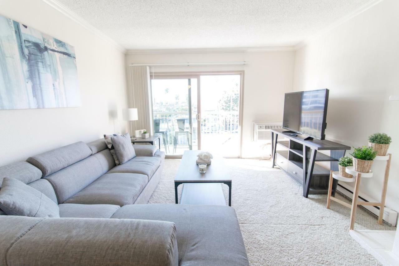 Venice Getaway - Steps To The Beach Apartment