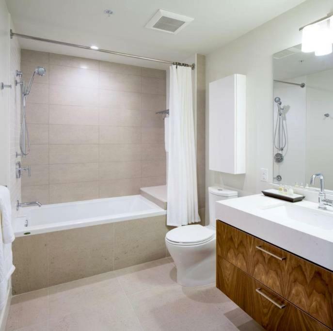 Apartment Luxurious Highrise 2b 2b Heart Of Downtown La