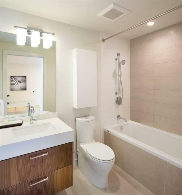 Luxurious Highrise 2b 2b Heart Of Downtown La