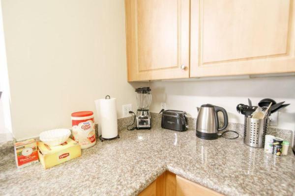 Lovely Venice Getaway - Two Bedroom Apartment Los Angeles
