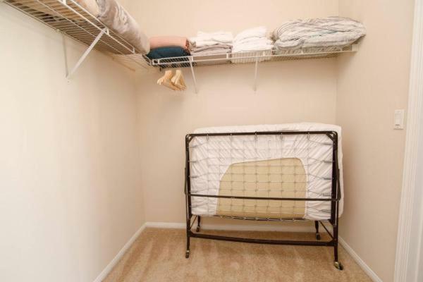 Lovely Venice Getaway - Two Bedroom Apartment *