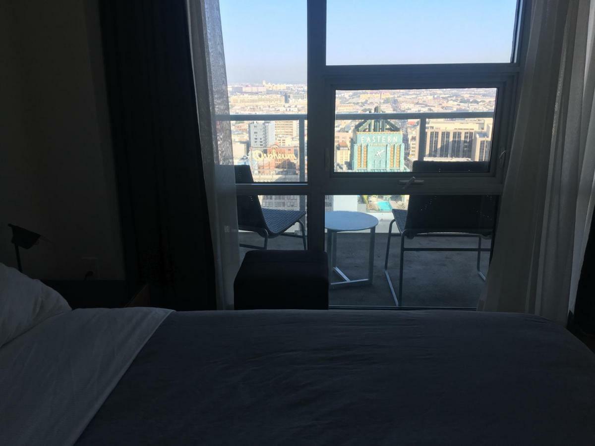 Apartment Luxurious Highrise 2b 2b Heart Of Downtown La