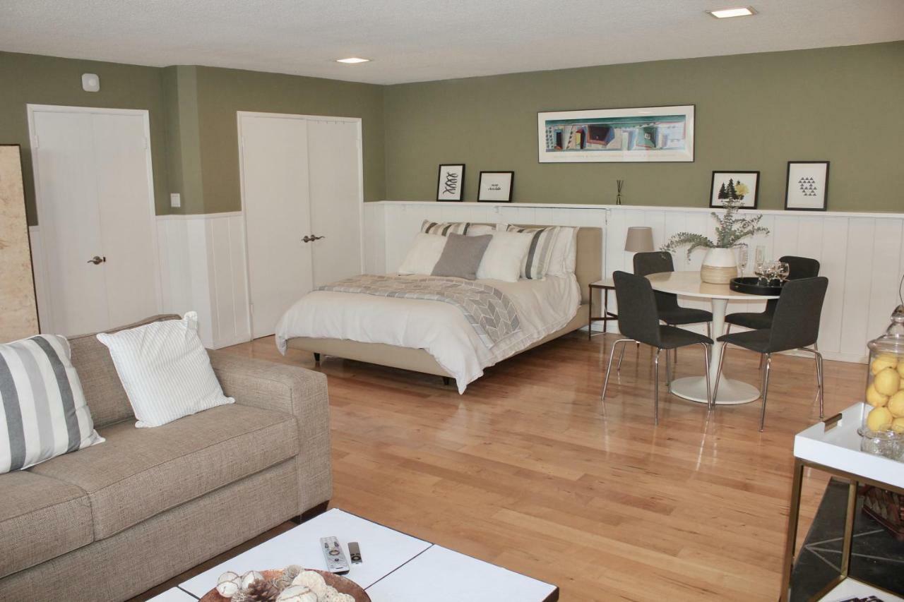 Private Guest In West Angeles *