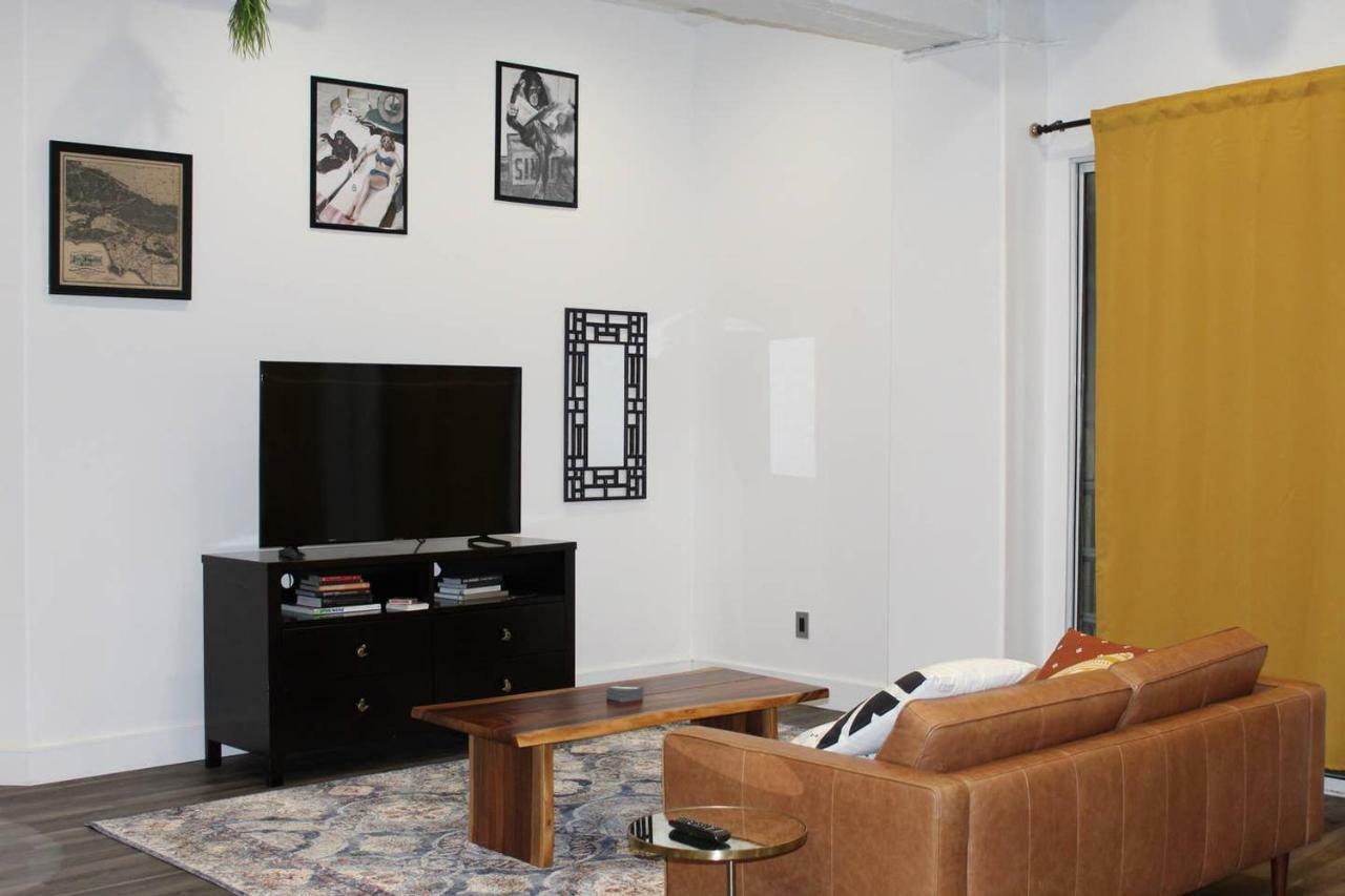 Monkey Loft, Downtown Apartment *