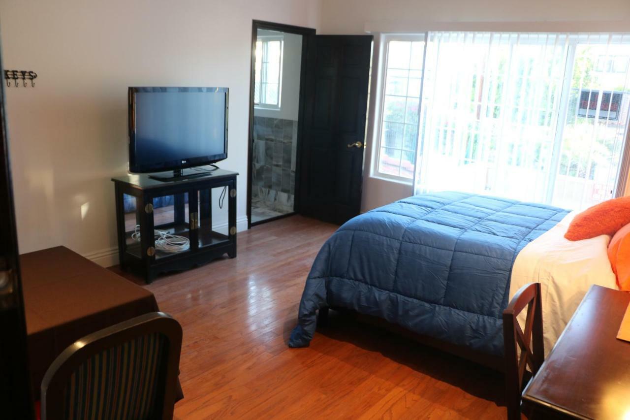 Entire Second Flr - Santa Monica Luxury Holiday home *