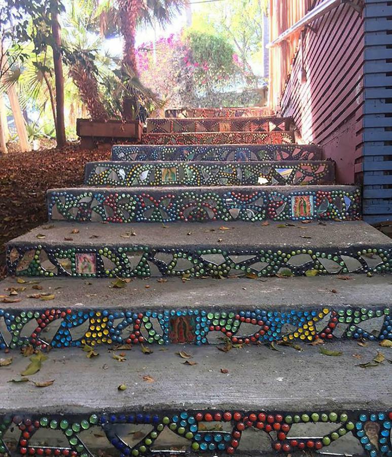 Tropical Bohemian One Bedroom In The Hollywood Hills Apartment
