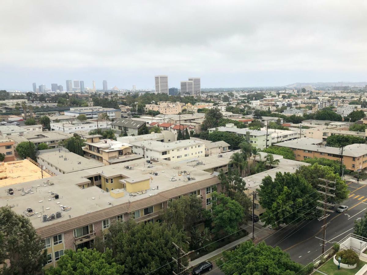 Barrington Plaza Apartment *
