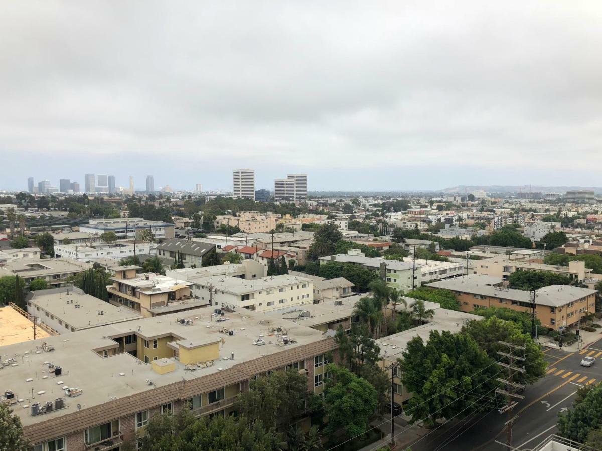 Barrington Plaza Apartment *