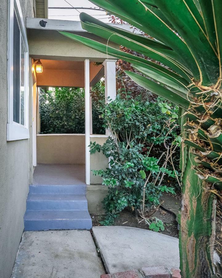 Stylish 2 Bed & 2 Bath At The Heart Of Hollywood With Free Parking - One Car Only