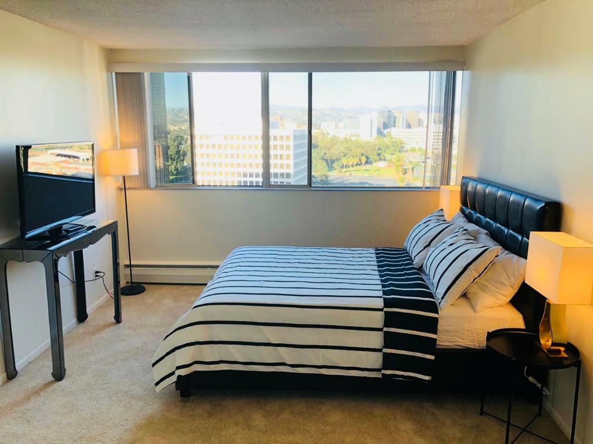 Barrington Plaza Apartment Los Angeles