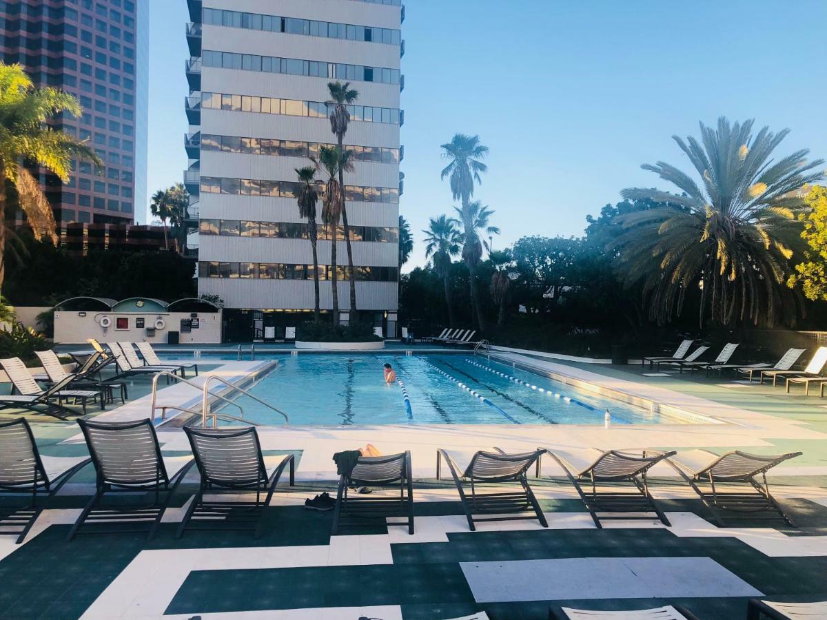 Barrington Plaza * Los Angeles