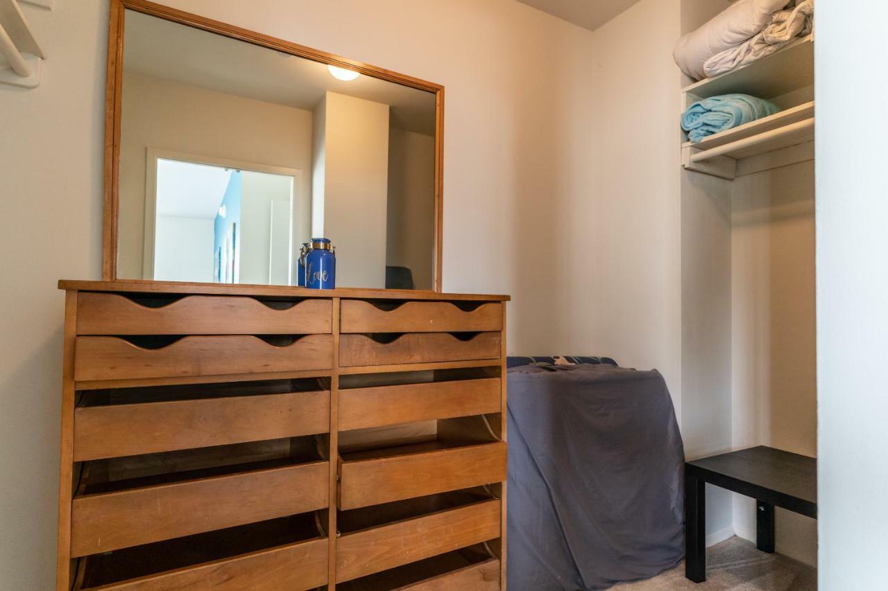 2 Bedroom With A View Near The Grove Apartment