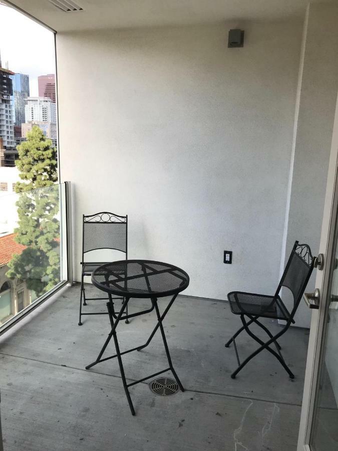 Living The La Dream 2 Bed 2 Bath Los Angeles