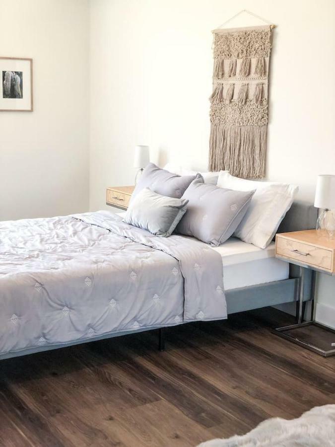 Modern & Chic Luxury Apartment Los Angeles